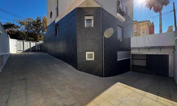 Resale - Building - Torrevieja - Playa del Cura