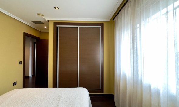 Resale - Building - Torrevieja - Playa del Cura