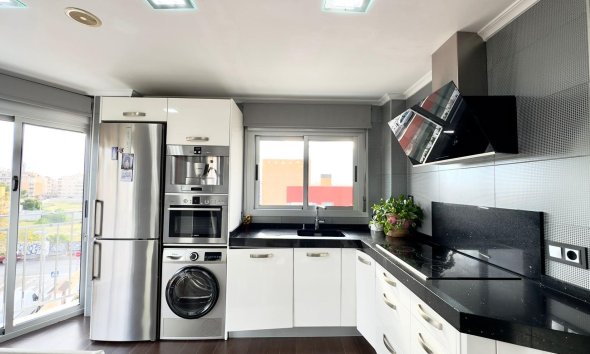 Resale - Building - Torrevieja - Playa del Cura
