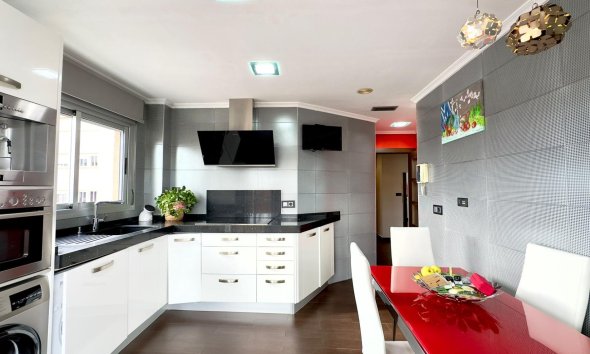 Resale - Building - Torrevieja - Playa del Cura