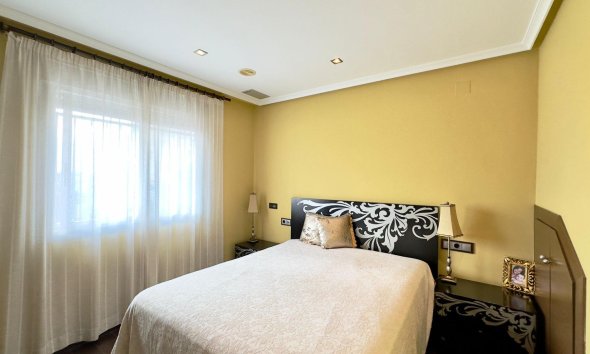 Resale - Building - Torrevieja - Playa del Cura