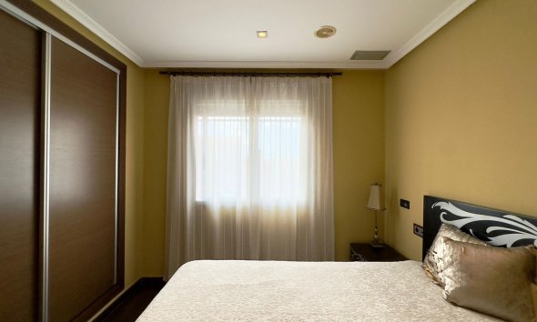 Resale - Building - Torrevieja - Playa del Cura