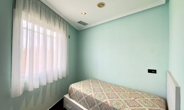 Resale - Building - Torrevieja - Playa del Cura