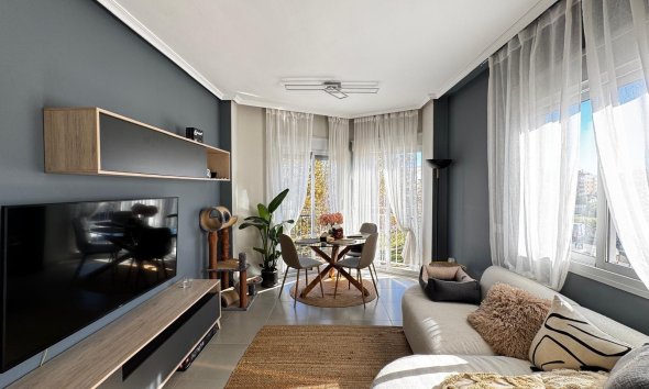 Resale - Building - Torrevieja - Playa del Cura