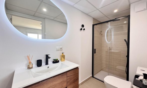 Resale - Apartment - Torrevieja - Acequion