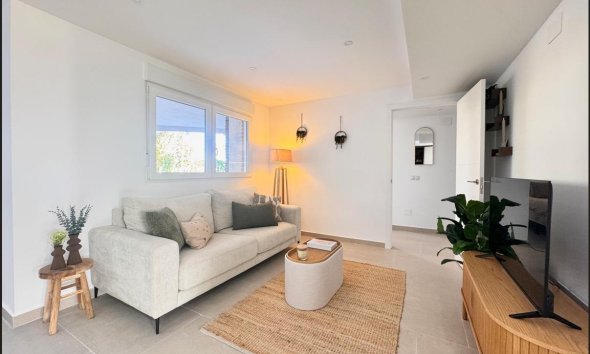 Resale - Apartment - Torrevieja - Acequion