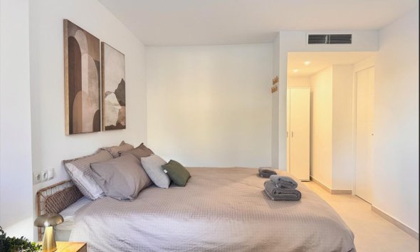 Resale - Apartment - Torrevieja - Acequion