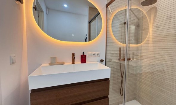 Resale - Apartment - Torrevieja - Acequion