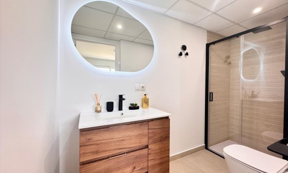 Resale - Apartment - Torrevieja - Acequion