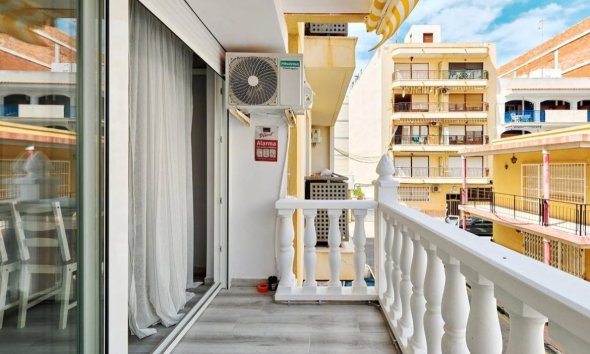 Resale - Apartment - Torrevieja - Centro