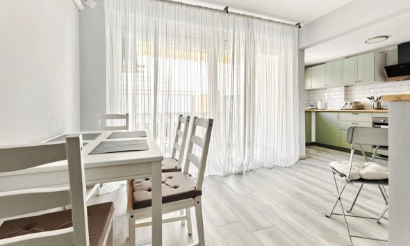 Resale - Apartment - Torrevieja - Centro