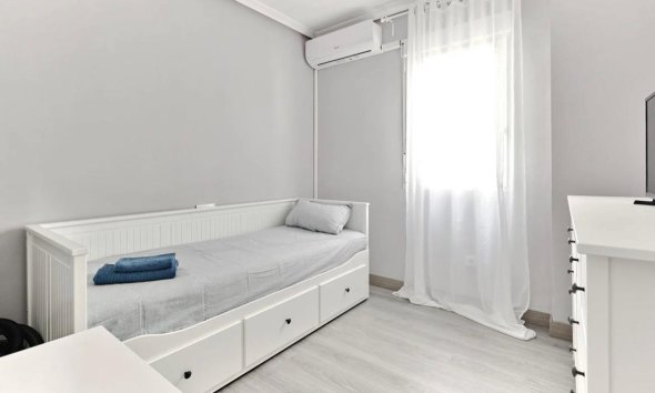Resale - Apartment - Torrevieja - Centro