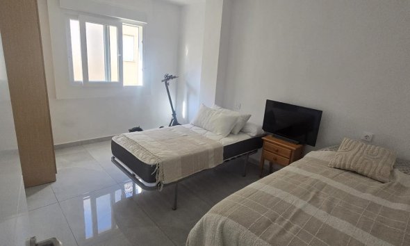 Resale - Apartment - Torrevieja - Acequion
