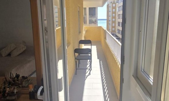 Resale - Apartment - Torrevieja - Acequion