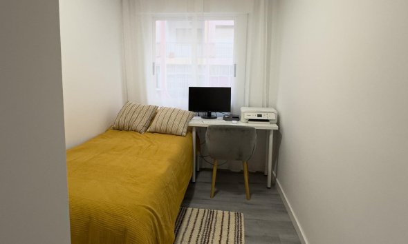 Resale - Apartment - Torrevieja - Centro