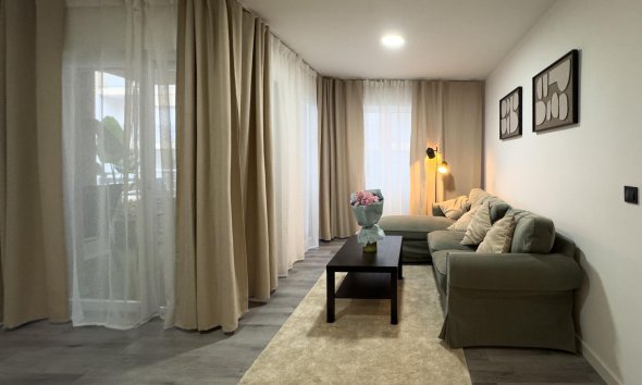 Resale - Apartment - Torrevieja - Centro