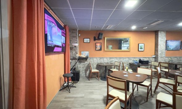 Resale - Commercial premises / Commercial unit / Retail space - Torrevieja - Acequion
