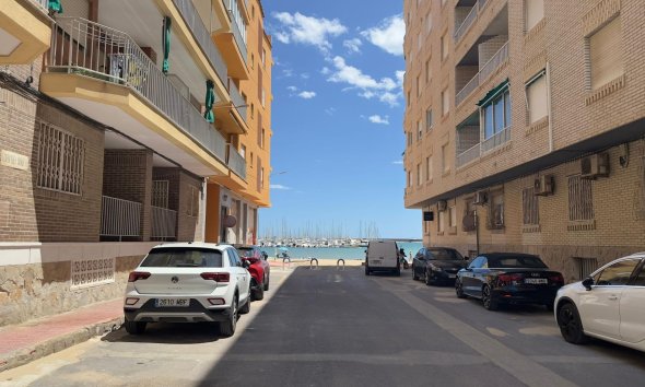 Resale - Commercial premises / Commercial unit / Retail space - Torrevieja - Acequion