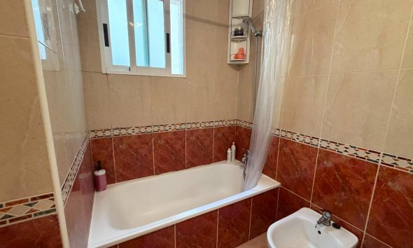 Resale - Apartment - Torrevieja - Parque de Las Naciones