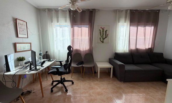Resale - Apartment - Torrevieja - Parque de Las Naciones