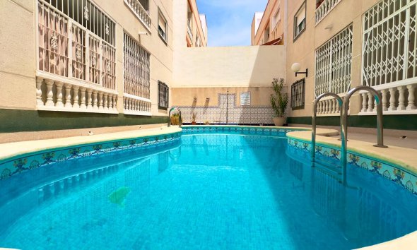 Resale - Apartment - Torrevieja - Centro