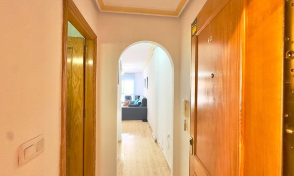 Resale - Apartment - Torrevieja - Centro