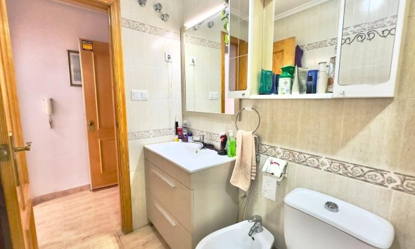 Resale - Apartment - Torrevieja - Centro