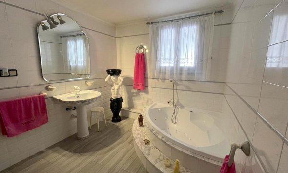 Resale - Terraced house / Townhouse - Formentera del Segura - Pueblo