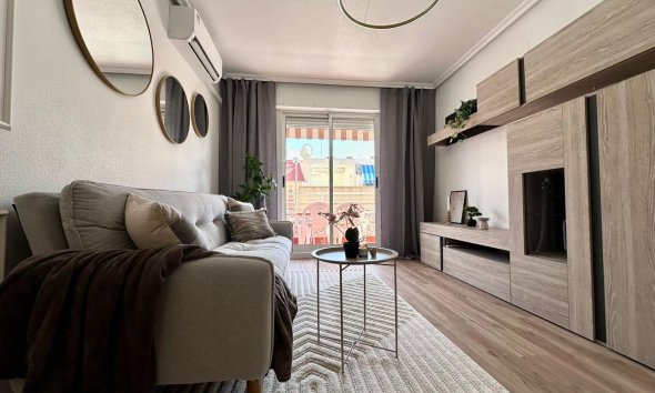Resale - Apartment - Torrevieja - Habaneras