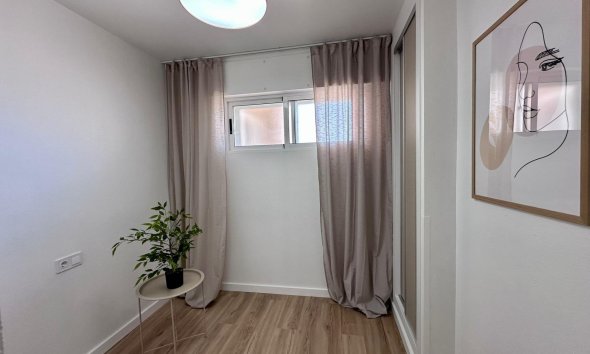 Resale - Apartment - Torrevieja - Habaneras