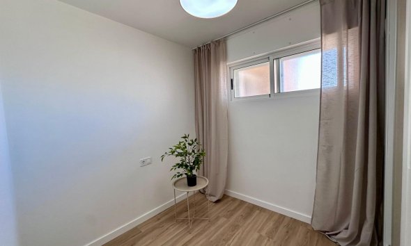 Resale - Apartment - Torrevieja - Habaneras