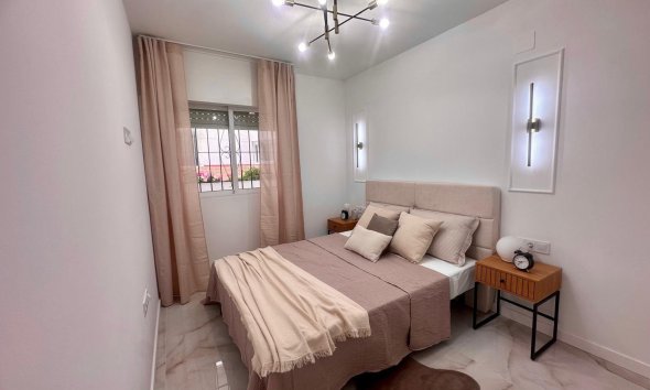 Resale - Apartment - Torrevieja - Estacion de autobuses