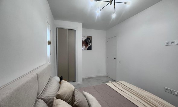 Resale - Apartment - Torrevieja - Estacion de autobuses