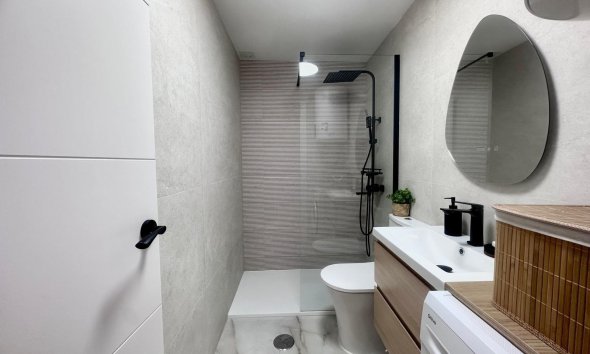 Resale - Apartment - Torrevieja - Estacion de autobuses