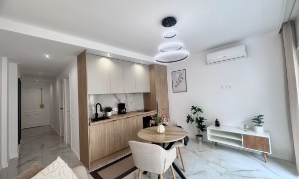 Resale - Apartment - Torrevieja - Estacion de autobuses