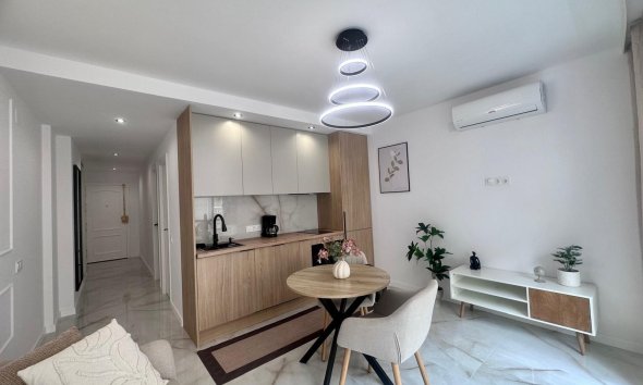Resale - Apartment - Torrevieja - Estacion de autobuses