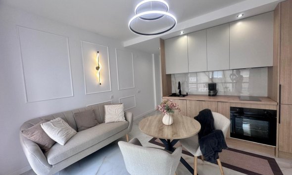 Resale - Apartment - Torrevieja - Estacion de autobuses