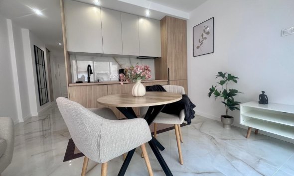 Resale - Apartment - Torrevieja - Estacion de autobuses
