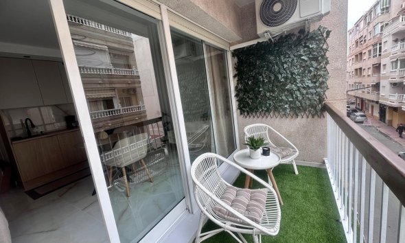 Resale - Apartment - Torrevieja - Estacion de autobuses