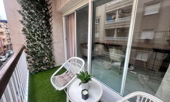 Resale - Apartment - Torrevieja - Estacion de autobuses