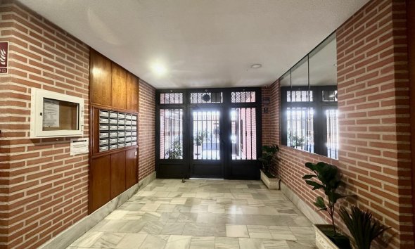 Resale - Apartment - Torrevieja - Estacion de autobuses