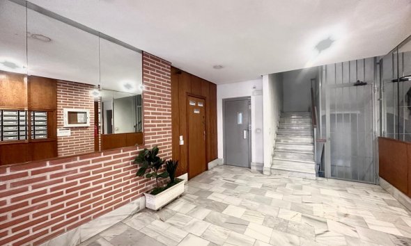 Resale - Apartment - Torrevieja - Estacion de autobuses