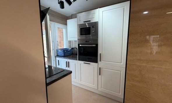 Resale - Apartment - Torrevieja - Playa del Cura