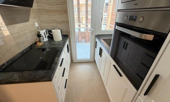Resale - Apartment - Torrevieja - Playa del Cura