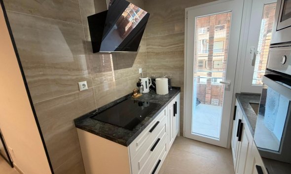 Resale - Apartment - Torrevieja - Playa del Cura