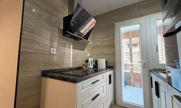 Resale - Apartment - Torrevieja - Playa del Cura