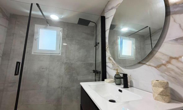 Resale - Apartment - Torrevieja - Playa del Cura