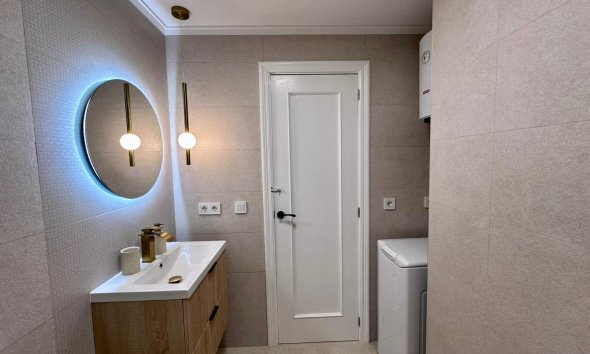 Resale - Apartment - Torrevieja - Estacion de autobuses