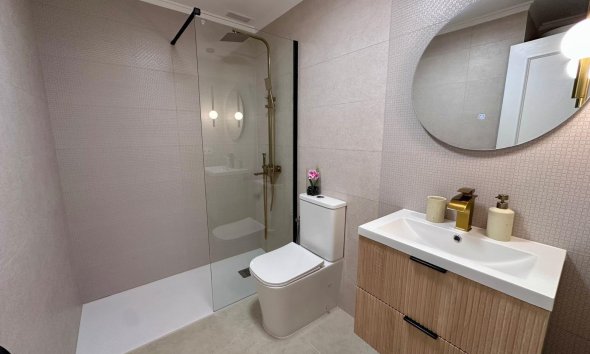 Resale - Apartment - Torrevieja - Estacion de autobuses