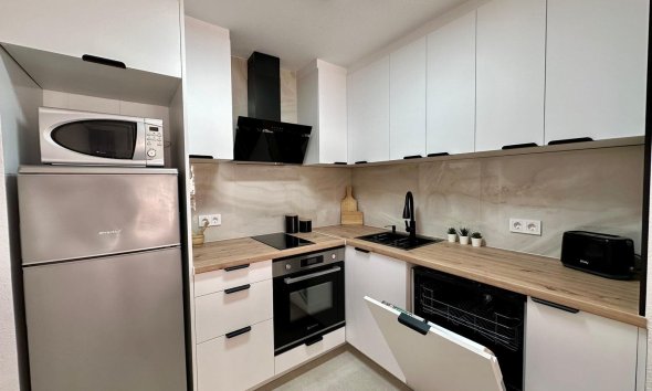 Resale - Apartment - Torrevieja - Estacion de autobuses